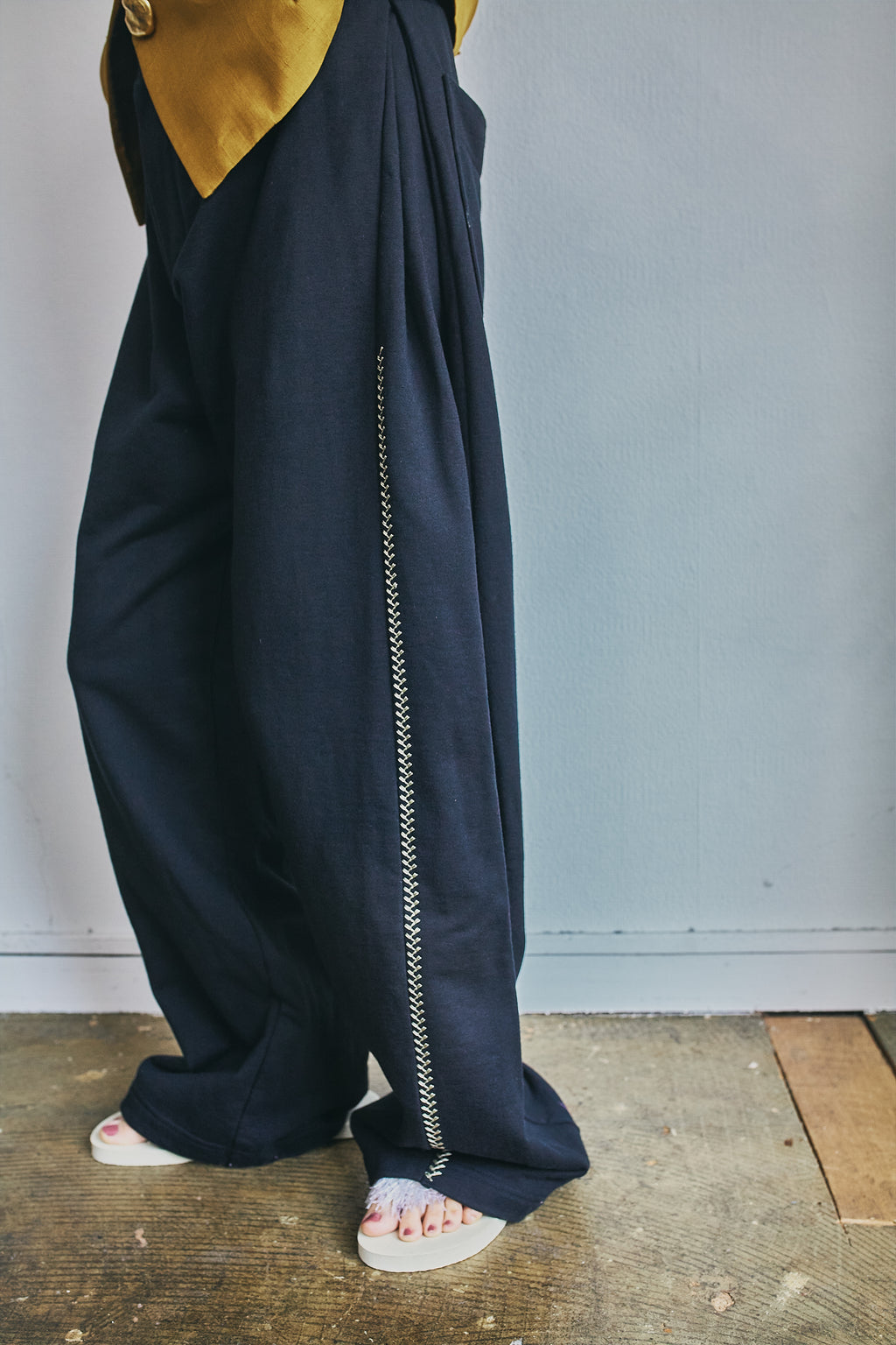 ENGI _tuck wide sweat  pants _